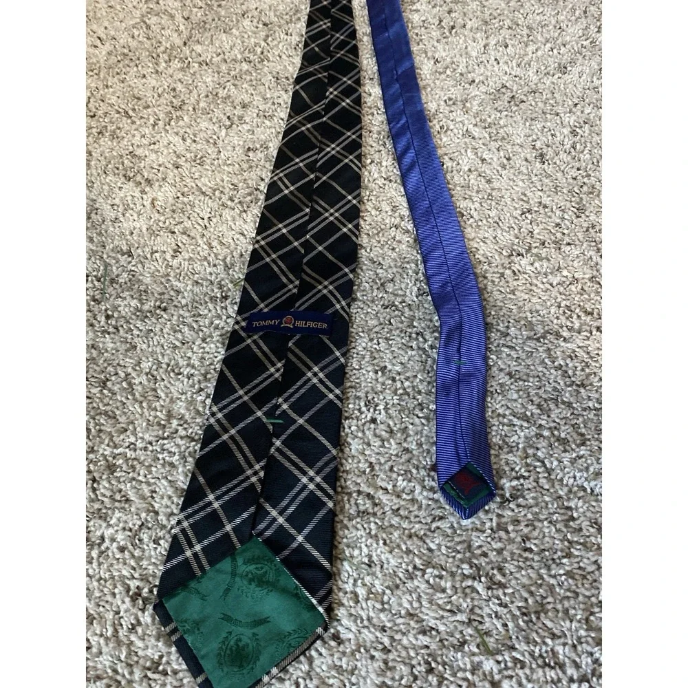 Tommy Hilfiger Men's Necktie Black Plaid‎ Silk Tie Classic Pattern Pre-Owned